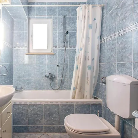 5 Bedroom Cozy In *