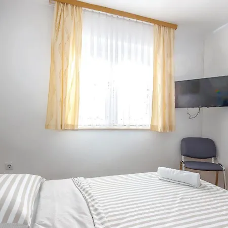 5 Bedroom Cozy In *