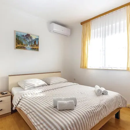 5 Bedroom Cozy In