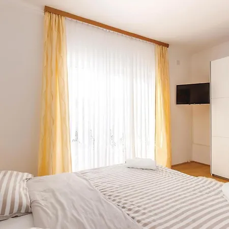 5 Bedroom Cozy In *