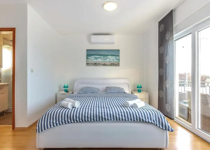 5 Bedroom Cozy In 塞尔瑟