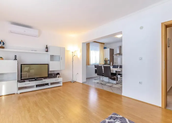 5 Bedroom Cozy In 度假居 *