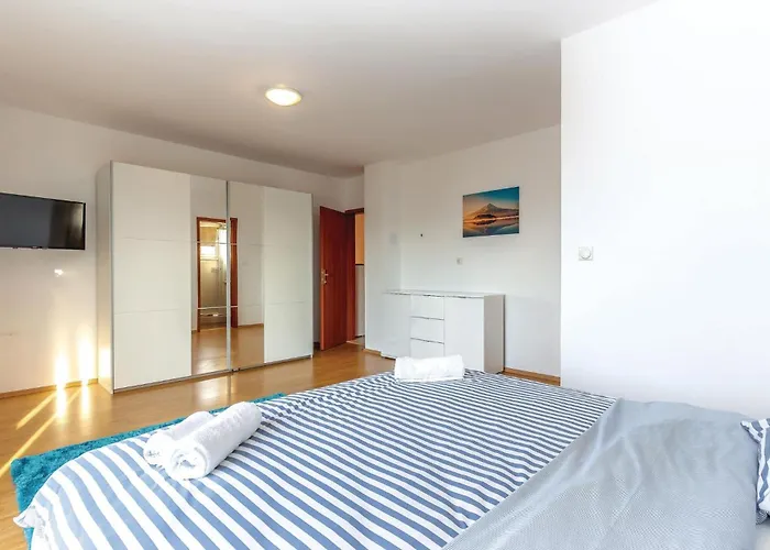 5 Bedroom Cozy In * 塞尔瑟