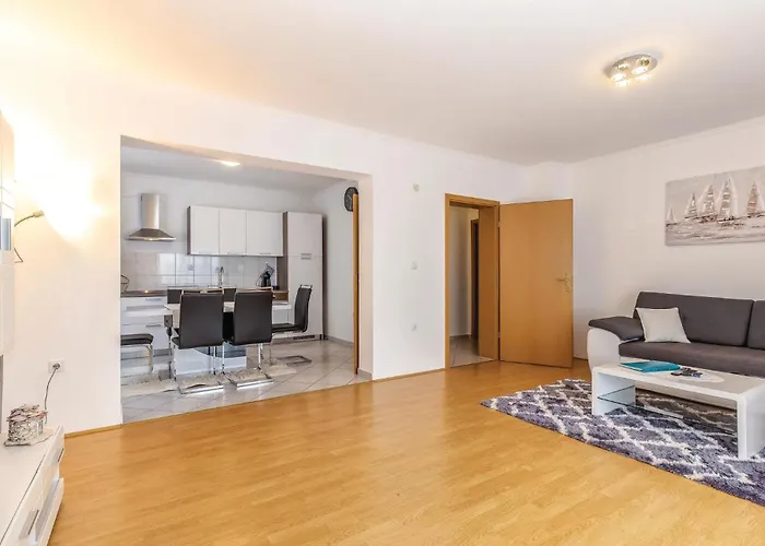 度假居 5 Bedroom Cozy In *