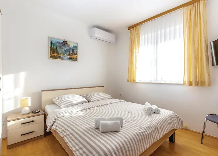 5 Bedroom Cozy In