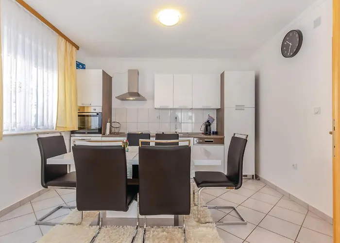 度假居 5 Bedroom Cozy In 塞尔瑟