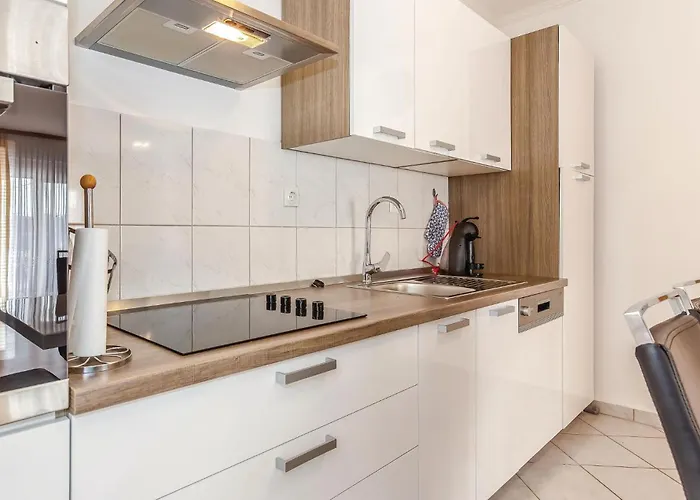 5 Bedroom Cozy In *